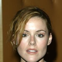 Kathleen_Robertson002.jpg