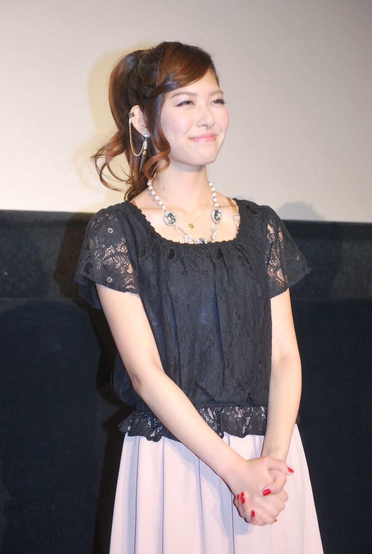 [フォトギャラリー]隙間女にもいろいろ…映画『隙間女 劇場版』の初日舞台あいさつ シネマトゥデイ