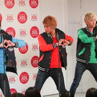 harajukudedenierbeeshuffle-12.jpg