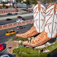 LargestCowboyBoot.jpg