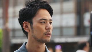 同性愛者のエリートサラリーマン役で新境地に挑んだ妻夫木聡ギャラリー