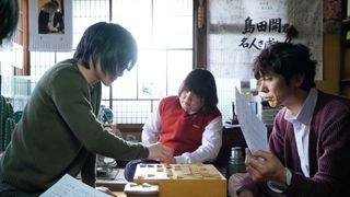 零（神木）＆二海堂（染谷）が島田（佐々木）宅に！研究会シーンほか実写『3月のライオン』新写真【5枚】