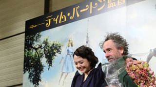 ティム・バートン監督、日本版“奇妙な双子”に歓喜！フォトギャラリー