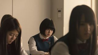 欅坂46、教室で生配信される女子高生役!ドラマ「残酷な観客達」フォトギャラリー