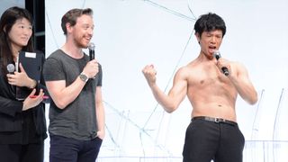 ジェームズ・マカヴォイ、庄司の肉体美にこのリアクション…!フォトギャラリー