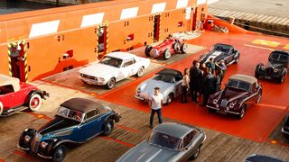 スコット・イーストウッドが高級クラシックカー専門の強盗団に！映画『スクランブル』