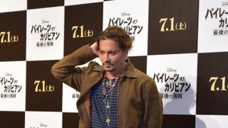 全身&バックショットも!来日したジョニー・デップWEB合同取材フォトギャラリー