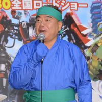 出川哲朗、なんか可愛いニンジャコスでアフレコ挑戦!『レゴ (R) ニンジャゴー ザ・ムービー』イベント