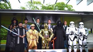ベイダー卿降臨？『スター・ウォーズ』狂言＆武人屏風画、京都でお披露目！