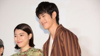 成海璃子&寛一郎にっこり!『ナミヤ雑貨店の奇蹟』初日舞台あいさつ