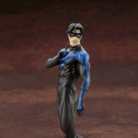 DC028_nightwing_0824_4.jpg