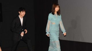 透けてる…!有村架純、大胆ドレスで登場!『ナラタージュ』初日舞台あいさつ