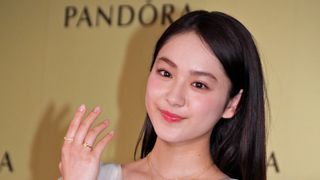 どんどんきれいになっていく！平祐奈、純白ドレス＆ジュエリーで大人っぽい！