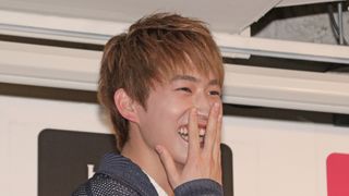 杉野遥亮、ファースト写真集「あくび」発売記念握手会