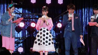 乃木坂46・齋藤飛鳥、ポップな衣装で魅了！