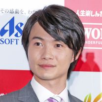 神木隆之介、さわやかスーツ姿で登場!「ワンダ TEA COFFEE」新発売記念発表会