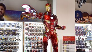 等身大フィギュアがズラリ！ホットトイズ「アベンジャーズ エクスクルーシブ・ストア」