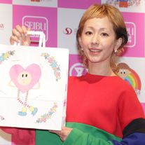 自分の絵本が書店に並び「泣きそうになった」という木村カエラ【写真7枚】