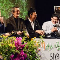 おでこを打って首を痛め、お辞儀ができない状態だという樹木希林ら『モリのいる場所』完成披露試写会【写真15枚】