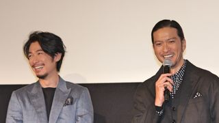 長瀬智也＆ディーン・フジオカの爽やかショット！『空飛ぶタイヤ』大ヒット御礼舞台あいさつ