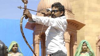 主役じゃなくて監督です！バーフバリの原点『マガディーラ』メイキングカット