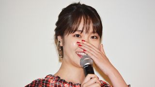 唐田えりか、映画『寝ても覚めても』初日に涙