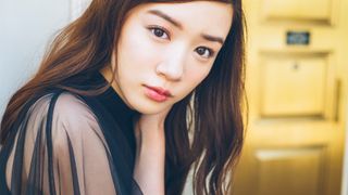 永野芽郁、大人っぽい…「永野芽郁オフィシャルカレンダー2019」