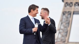 手をギュッ!仲良しトム・クルーズ&サイモン・ペッグ【全12枚】