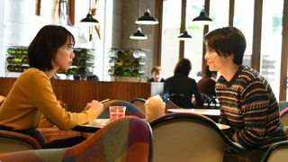 尚（戸田恵梨香）と小池演じる松尾公平。尚と真司（ムロツヨシ）に近づく謎の男…第二章のキーマン！