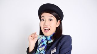 アテンダント姿で百面相!【横澤夏子インタビューカット集】