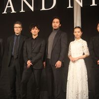 山田孝之、阿部進之介、安藤政信らスモークの中登場