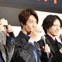 刀剣男士が笑顔で集結!『映画刀剣乱舞』初日舞台あいさつ