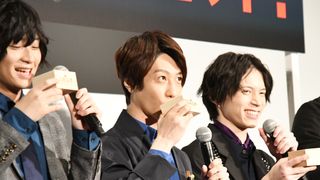 刀剣男士が笑顔で集結!『映画刀剣乱舞』初日舞台あいさつ