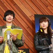 土屋太鳳&志尊淳が吹替挑戦!映画『バンブルビー』公開アフレコイベント