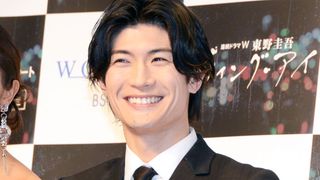 三浦春馬、めっちゃ笑顔！「ダイイング・アイ」完成披露試写会＆舞台あいさつ