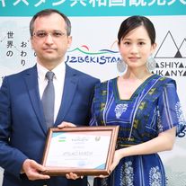 産後もほっそり!前田敦子、ウズベキスタン共和国観光大使に就任
