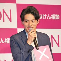 岡田健史、笑顔も爽やかすぎ!