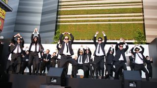 吉本坂46、『メン・イン・ブラック』日本語版主題歌を生披露！