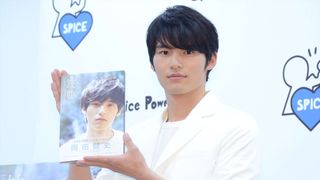 岡田健史、ファースト写真集「鼓動」発売記念イベント