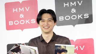 吉沢亮、俳優生活10周年!笑顔がまぶしい!