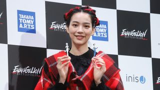 【13枚】のん、NERV(ネルフ)イメージの赤い衣装で「エヴァンゲリオン」スマホ向けゲーム製作発表会に登場!