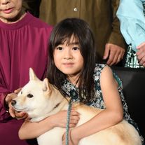 新津ちせ&柴犬ルーが可愛すぎる!『駅までの道をおしえて』公開記念舞台あいさつ