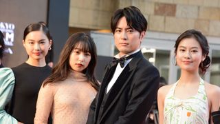 桜井日奈子、ヌードカラーのドレスで魅了!美女が続々登場