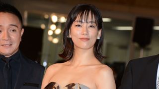 水川あさみ、美しいデコルテあらわなドレス姿!