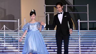 片寄涼太、シンデレラ橋本環奈をエスコート!『午前0時、キスしに来てよ』