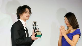 横浜流星、今後挑戦してみたい役を明かす！第32回小学館DIMEトレンド大賞贈賞式