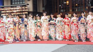 テラハ美女Niki、小室安未も!エイベックス・マネジメント晴れ着撮影会