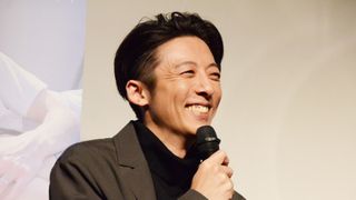 高橋一生、笑顔が魅力的!映画『ロマンスドール』の公開直前!プライベート試写会