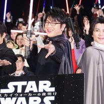 及川光博・武田真治・津田健次郎、本格コスプレで『スター・ウォーズ』応援上映参加!