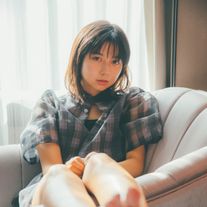 【3枚】艶っぽい…上白石萌歌の初写真集